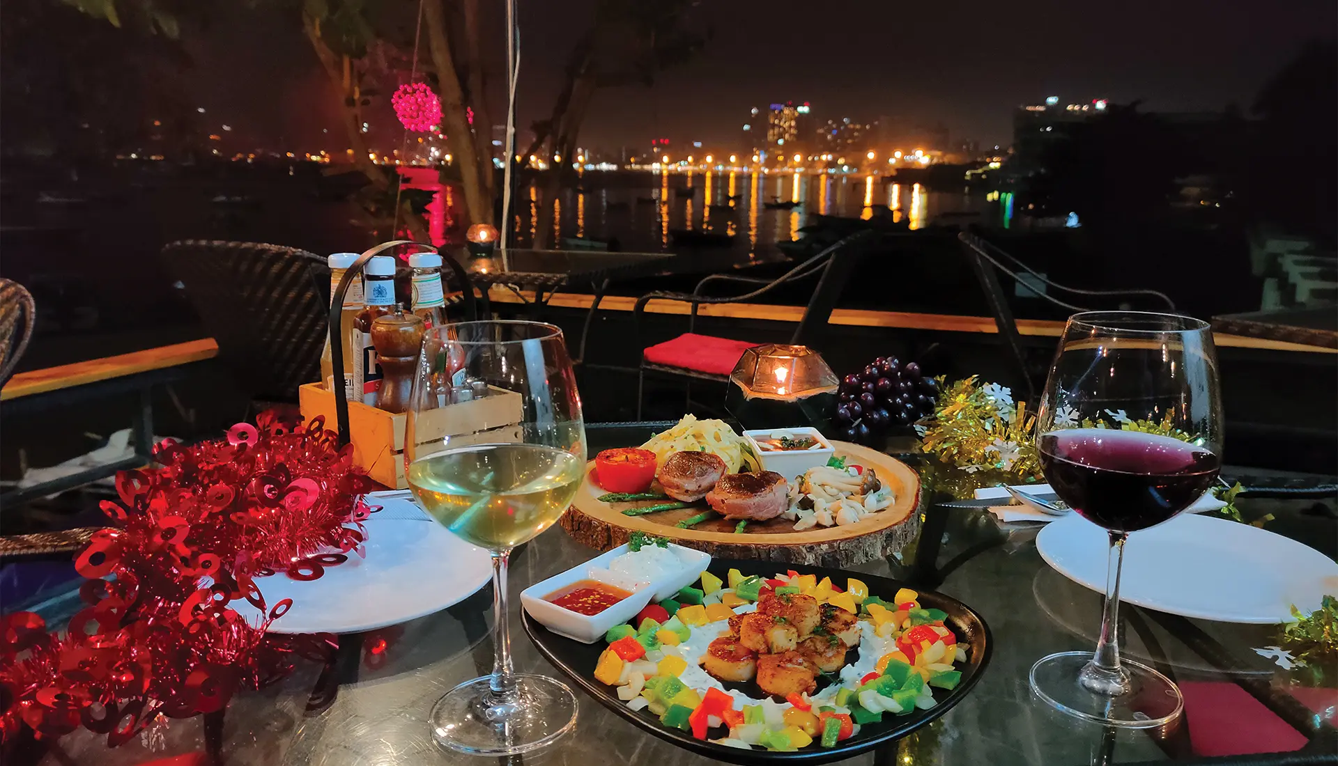Anytime Restaurant & Cafe Pattaya Night View